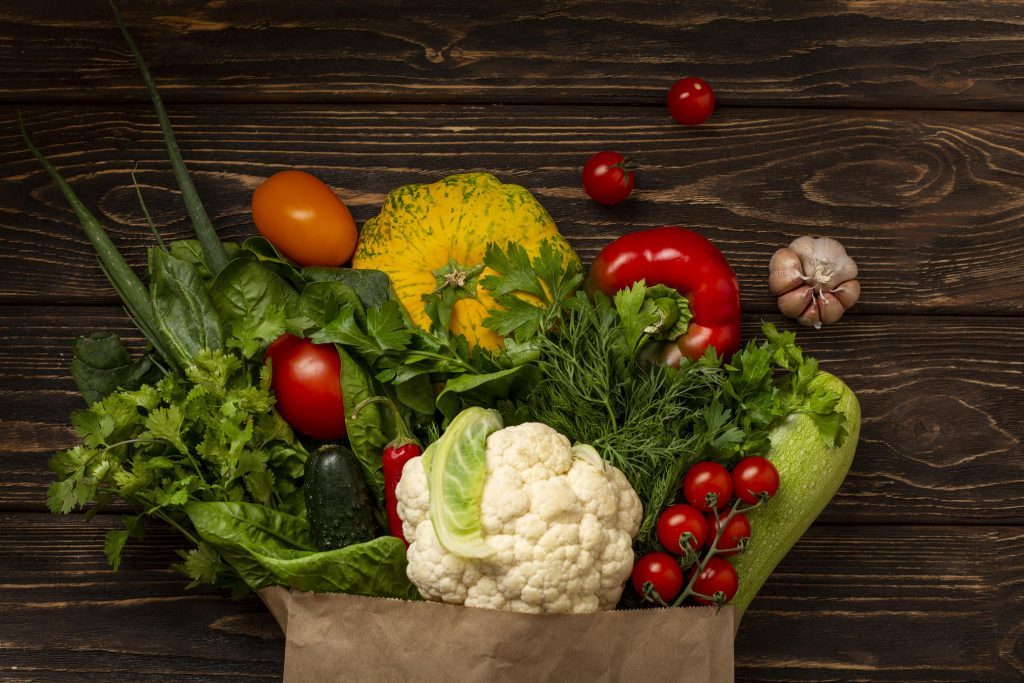Referência visual ligada à conveniência e ao retalho alimentar da MicroVida.